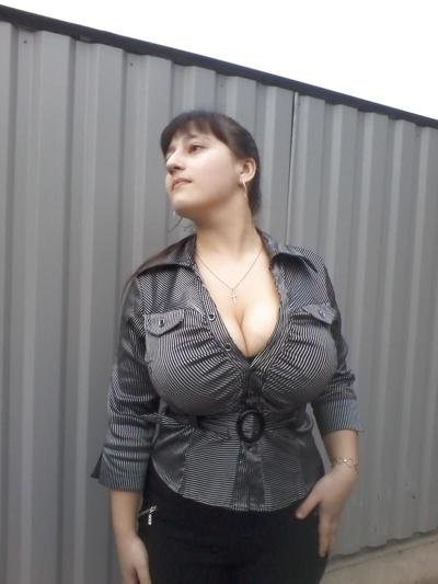 10P Salope russe aux gros seins 1
