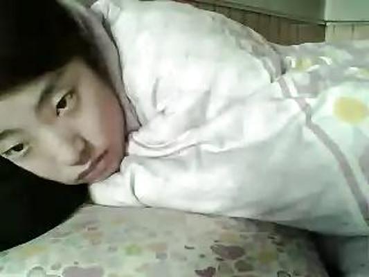 18P Chinese girlfriend strips on webcam