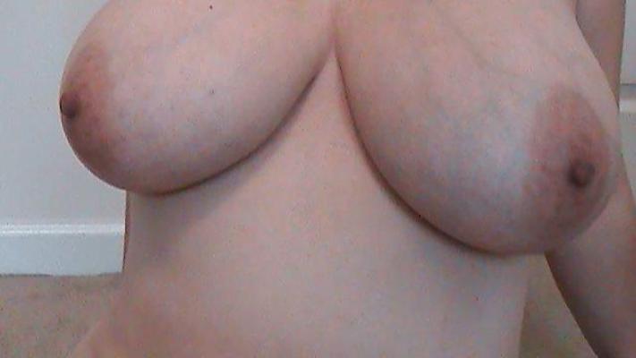 19P Preggo Lateshay all natural hanging hooters