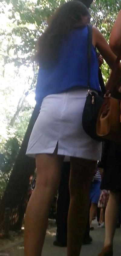 12P Spy sexy brunette teens skirt and feet romanian