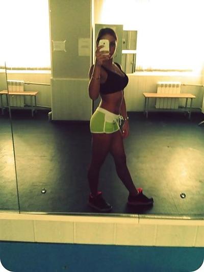 25P Poussin de danse sexy russe - Genrieta (elle adore les blacks)