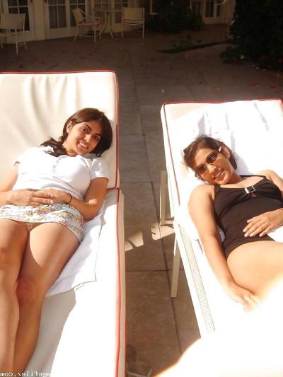 19P Desi Girls in tight or short clothes exposing themselves 