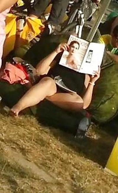 10P Spy sexy mature upskirt romanian-cu cracii desfacuti