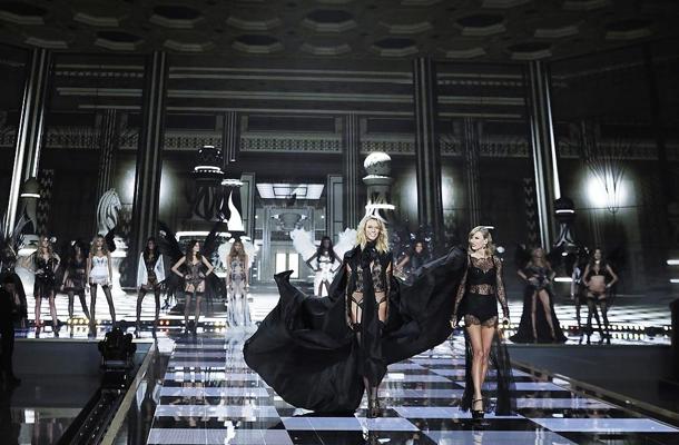 25P Victoria's Secret 2014 Show mit Taylor Swift (wieder)