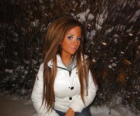 17P Kissie Bimbo-Blondine