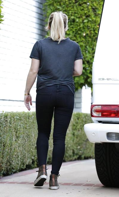 25P Hilary Duff Booty Photos toutes prises en 2014