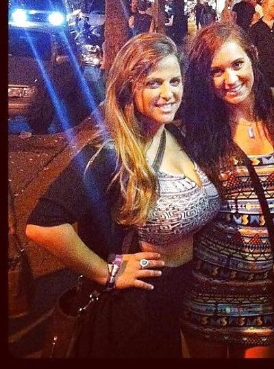 12P Fille américaine aux gros seins