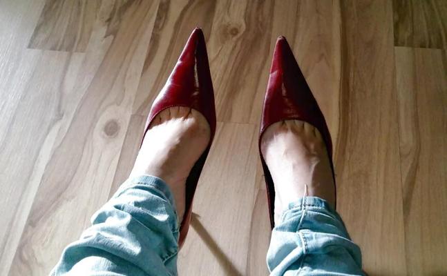 25P Sexy feet in High Heels