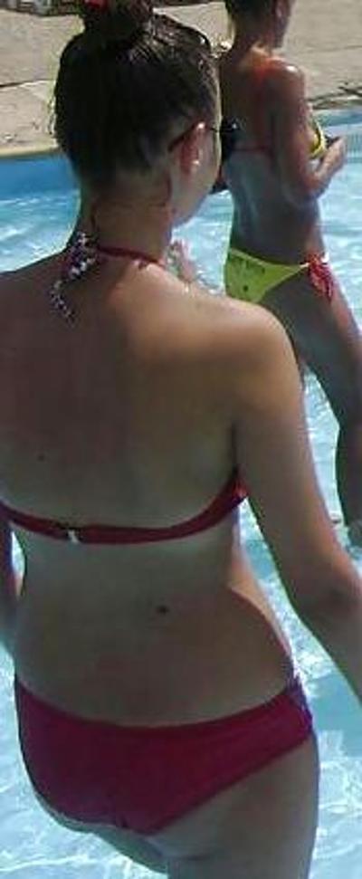 25P Spy sexy teens ass, bikiny pool and beach romanian