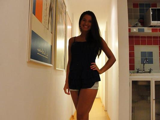 16P Hot Brazilian Brunette