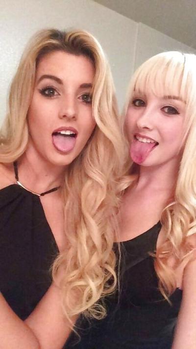 10P Hot lesbian babes