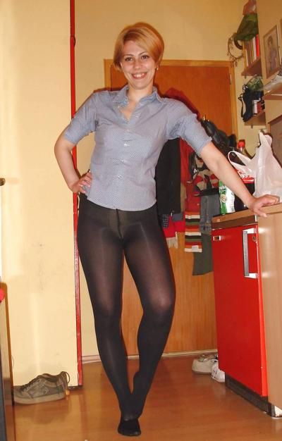25P Pantyhose milf