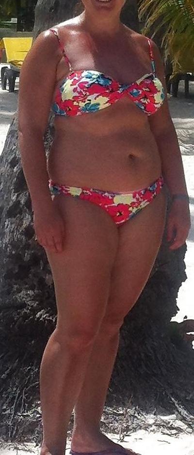 6P Wife in Bikinis