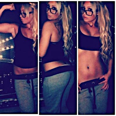 22P Blonde sporty Teen