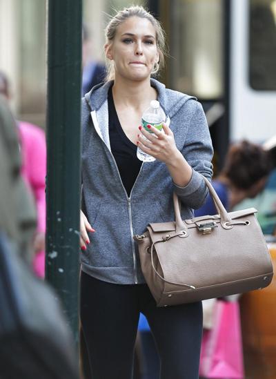 9P Bar Refaeli Shopping à New York