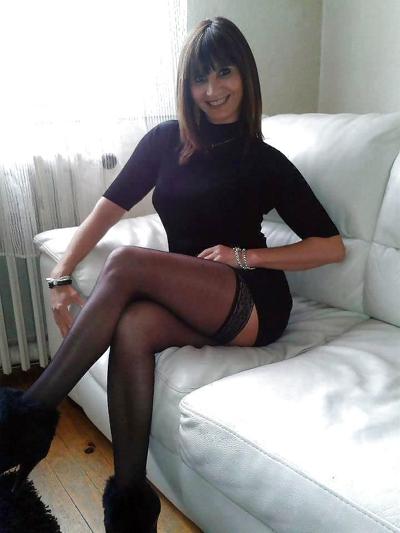 25P She's Sexy In Stockings!!