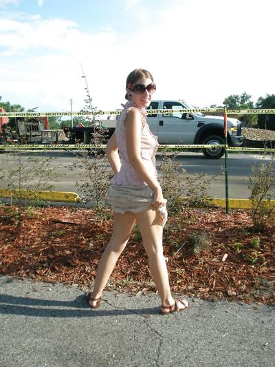 25P More Nude in Public Wife