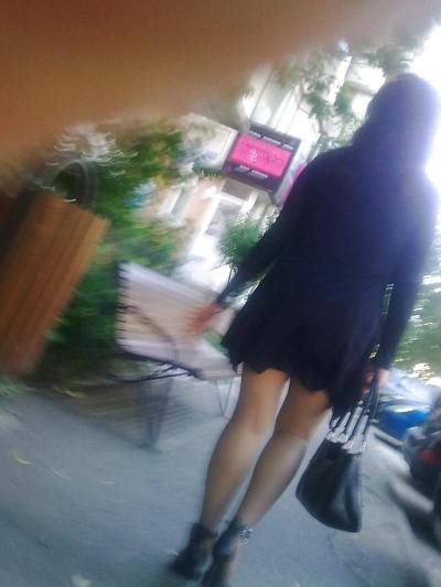 25P Upskirt in Buc