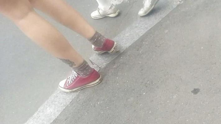 25P Spy feet, legs, foot, ankle sexy women romanian