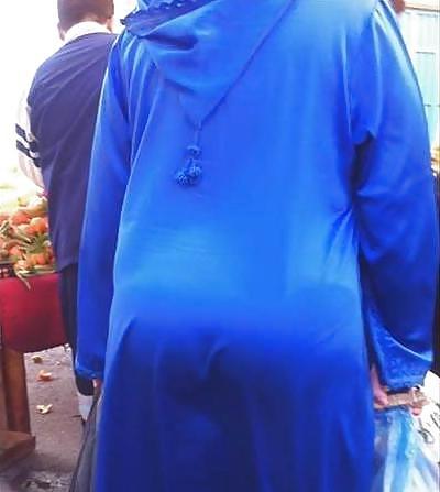 25P Cul arabe candide - Gros cul mature - Voyeur de butin