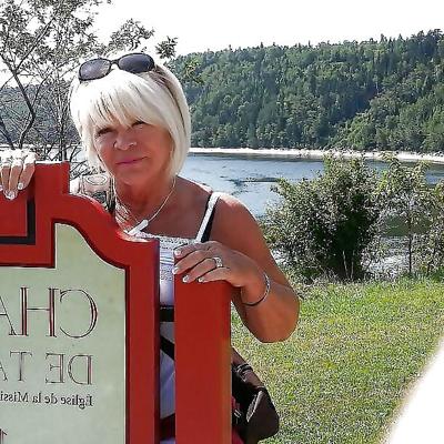 10P LisaTS...a mature and sexy TRANNY