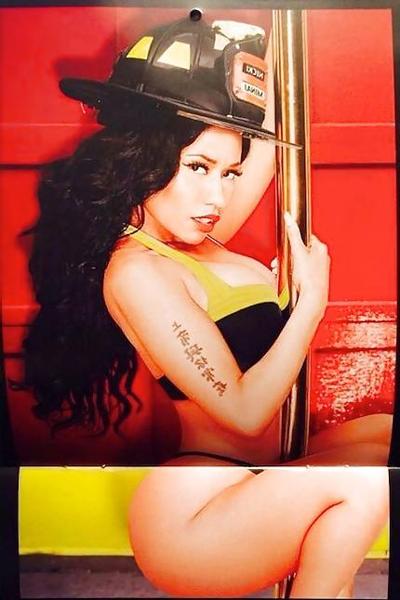 12P Photos du calendrier 2015 de Nicki Minaj
