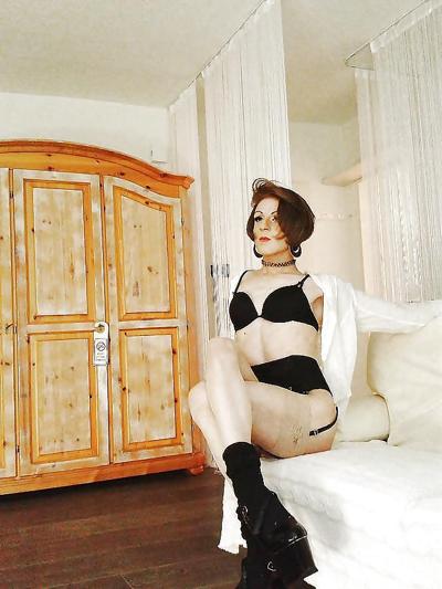 25P Sissys that are so cute and sexy i would bed them all
