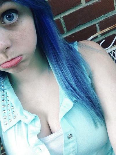 14P Hot girl with blue hair