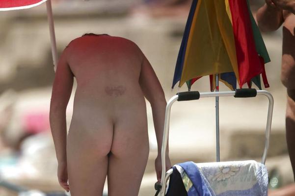 17P Nudist daughter & NOT dad at the beach