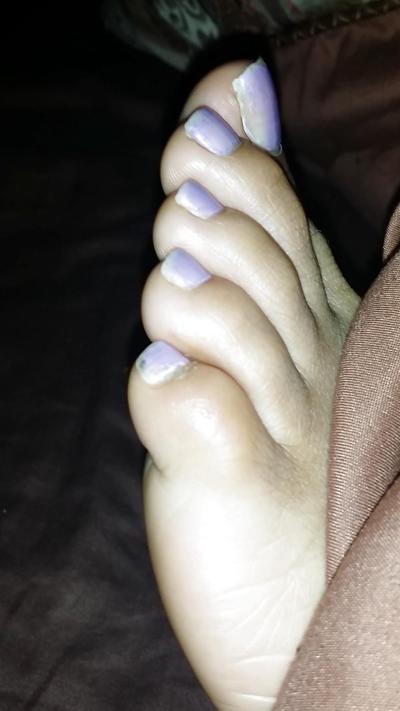 5P Sexy Ebony feet and toes