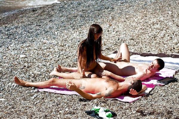25P Mélanger le sexe sur la plage 54