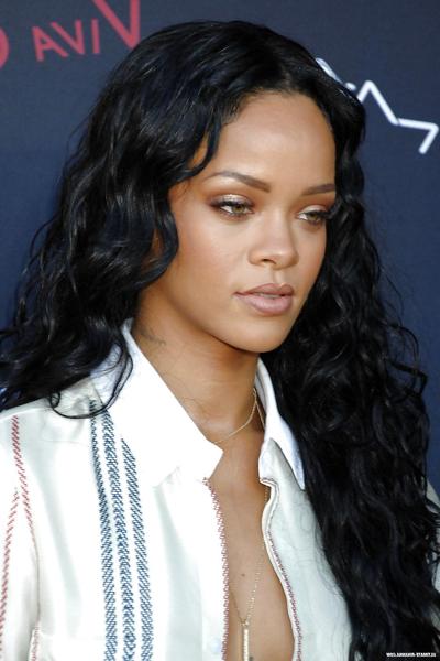 18P Göttin Rihanna