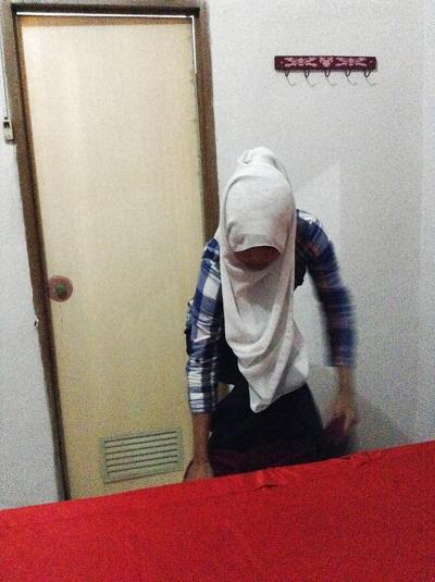 10P Индонезия — cewek jilbab tudung di hotel