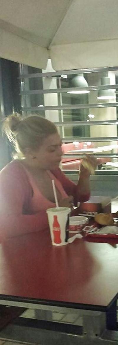 25P Comida espía y restaurante viejo + joven rumano.