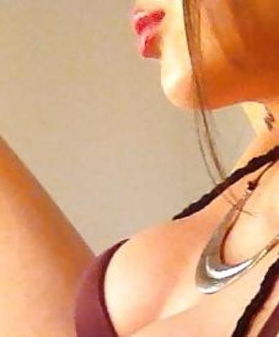 9P Maîtresse Kiera sexy et chaude