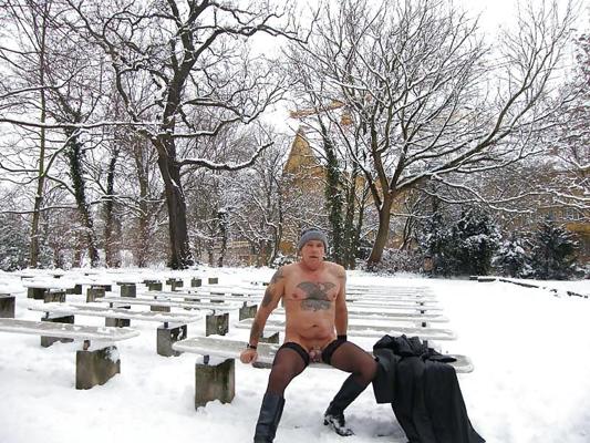 25P Berlin - fast ganz nackt im Winter - 01
