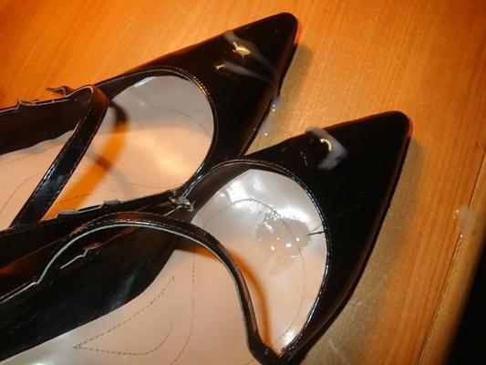12P I LOVE jerking off in my heels