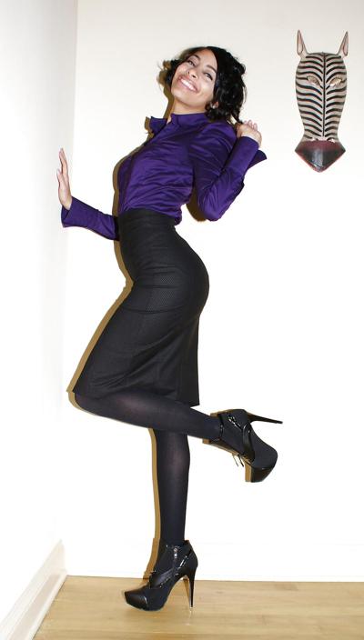 14P Milf in Tights