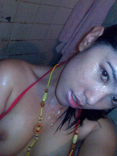 25P 19 year olf asian girl shows her pussy