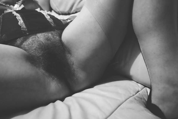 11P Hairy GF in stockings