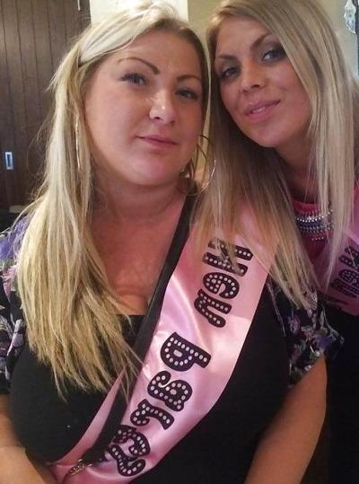 6P English Milf With Huge Tits