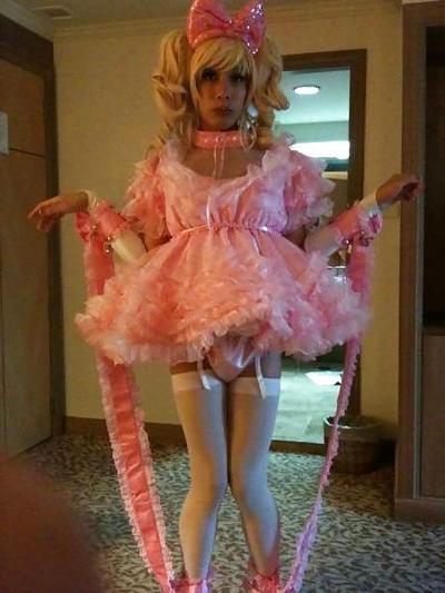 19P Asian Sisy maid in pink