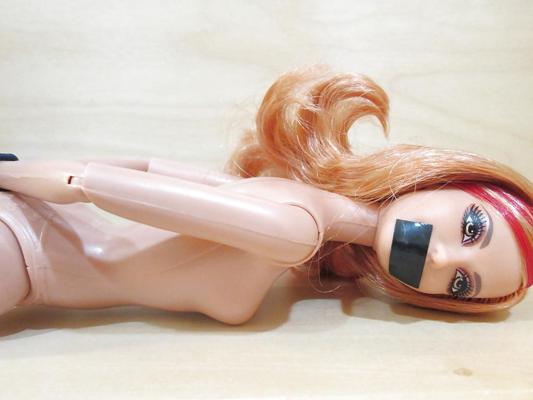 25P Redhead hottie, tied up