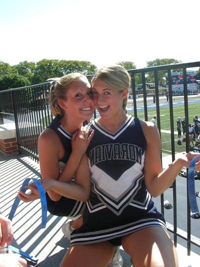 12P Sporty babes - cheerleaders
