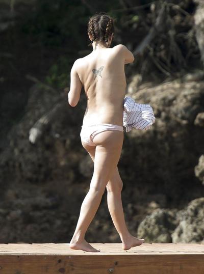 9P Caroline Flack oben ohne (Neu)