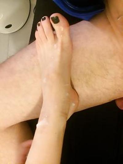 13P Wife footjob