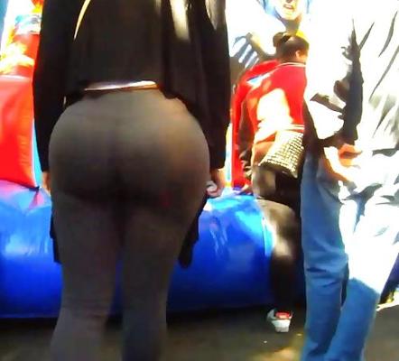 12P Gros culs en spandex Voyeur Edition