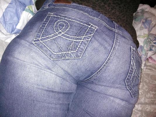 11P Wide ass mexican wife with vpl tight jeans