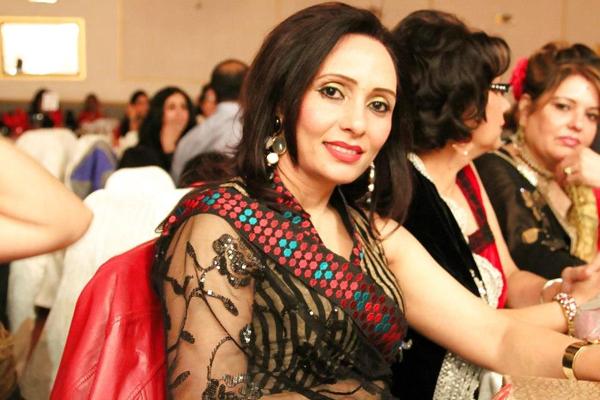 25P Hot indian Moms