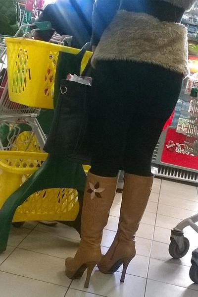 25P Voyeur heels 